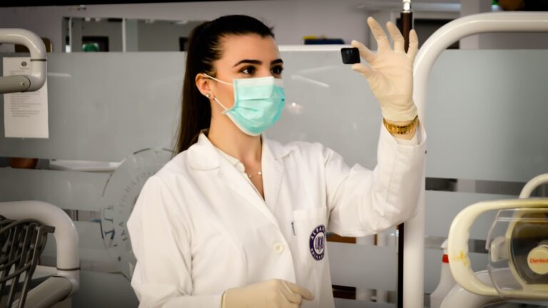 woman inside laboratory - Blood restoration