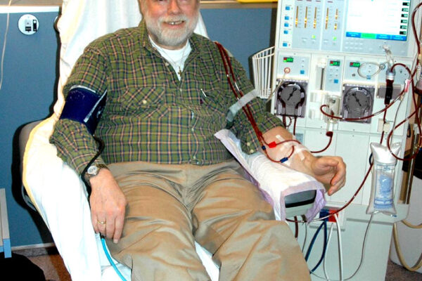 Revolutionize Dialysis: Say Goodbye to Traditional Chairs and Welcome the DC02 Manual Dialysis Chair