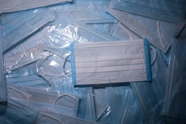 “Stay Safe with the Best 3 Layer Disposable Facemasks: Buy 50pcs Now!”